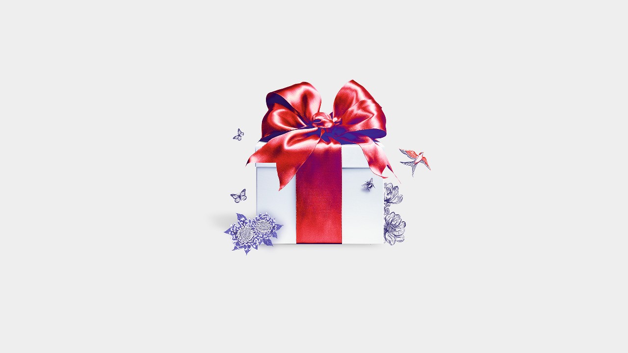 A gift; image used for HSBC Singapore Premier.